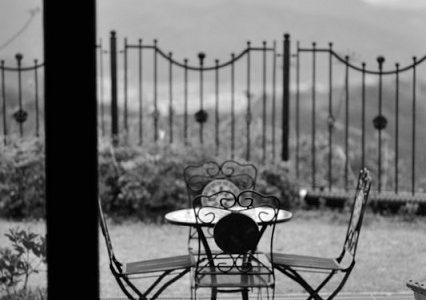 梅雨の季節はモノクロで