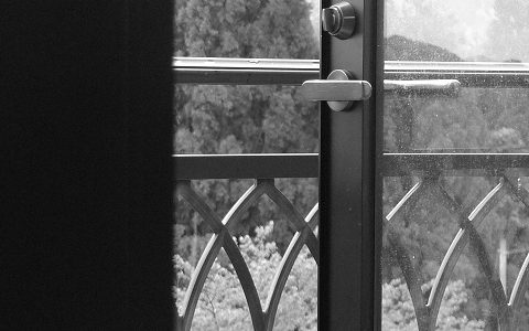 モノクロが活躍する季節