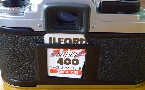 フィルムセット中はメモホルダーに挟んでおきましょう