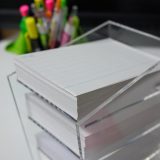 無印良品のアクリル小物ラックを情報カードケースに